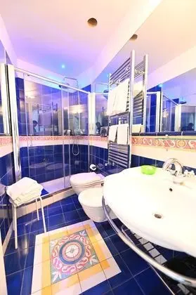 Tek Büyük Yataklı Oda, Balkon, Deniz Manzaralı