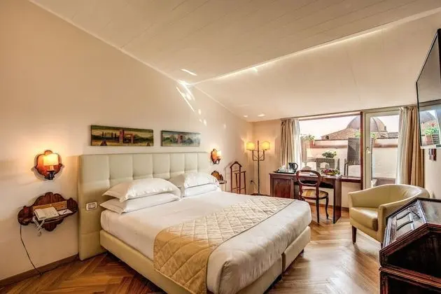 Tek Büyük veya İki Ayrı Yataklı Oda, Bahçe Manzaralı