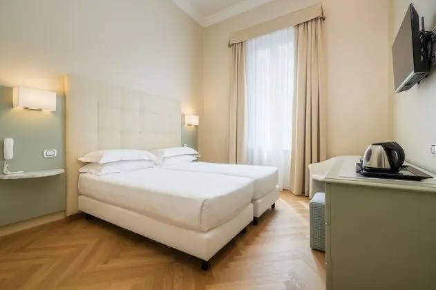 Tek Büyük veya İki Ayrı Yataklı Oda, Bahçe Manzaralı