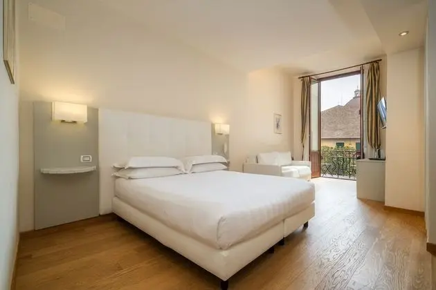 Tek Büyük veya İki Ayrı Yataklı Oda, Bahçe Manzaralı