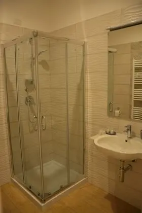 Tek Büyük Yataklı Oda, 1 Büyük (Queen) Boy Yatak