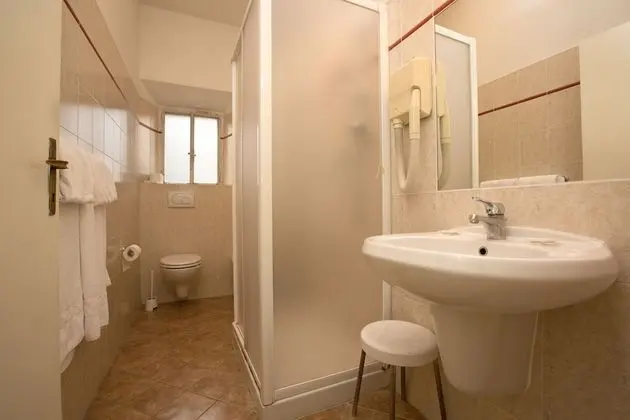 Üç Kişilik Oda, Özel Banyo