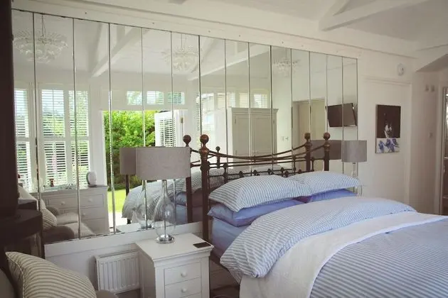 Superior Tek Büyük Yataklı Oda, Banyolu/Duşlu, Bahçe Manzaralı (The Garden Room)