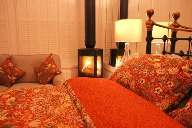 Superior Tek Büyük Yataklı Oda, Banyolu/Duşlu, Bahçe Manzaralı (The Garden Room)
