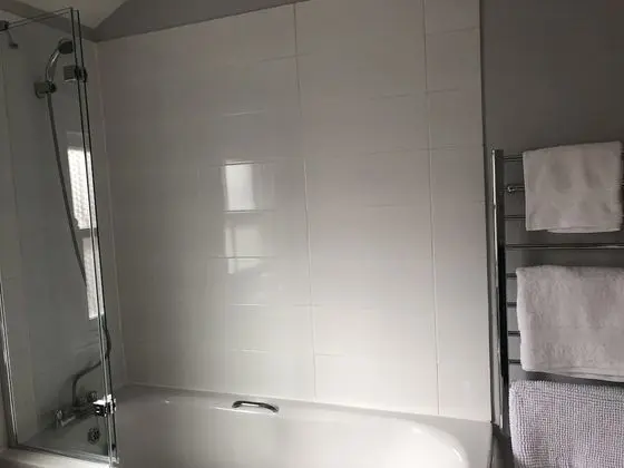 Apart Daire, Özel Banyo (The Croft)