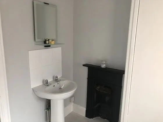 Apart Daire, Özel Banyo (The Croft)
