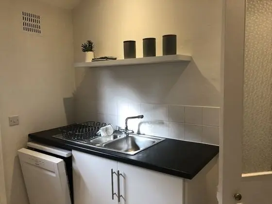 Apart Daire, Özel Banyo (The Croft)