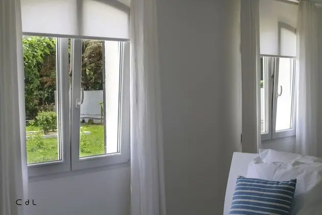 Design Tek Büyük Yataklı Oda, 1 Büyük (Queen) Boy Yatak, Teras, Bahçeli