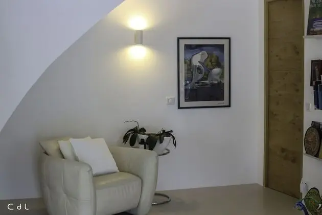 Design Tek Büyük Yataklı Oda, 1 Büyük (Queen) Boy Yatak, Teras, Bahçeli