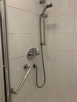 İki Ayrı Yataklı Oda, Banyolu/Duşlu