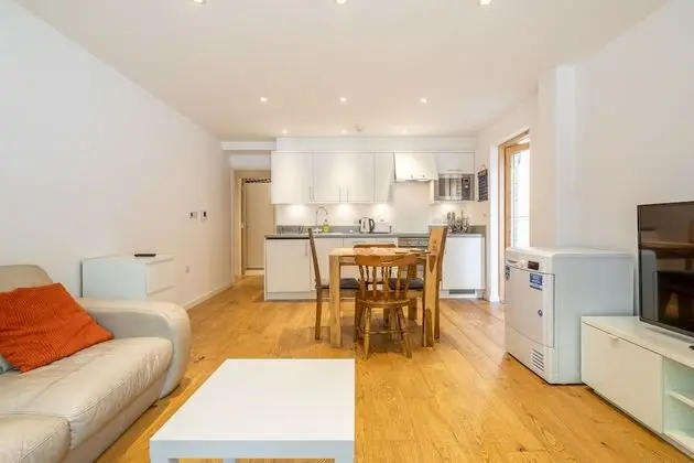 Tek Büyük Yataklı Oda (2)