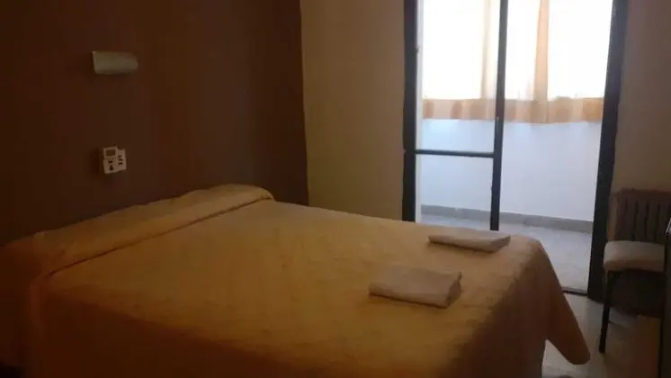 Basic Tek Büyük veya İki Ayrı Yataklı Oda