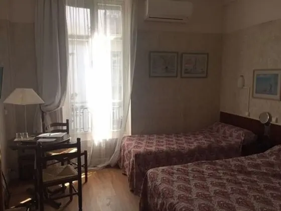Üç Kişilik Oda