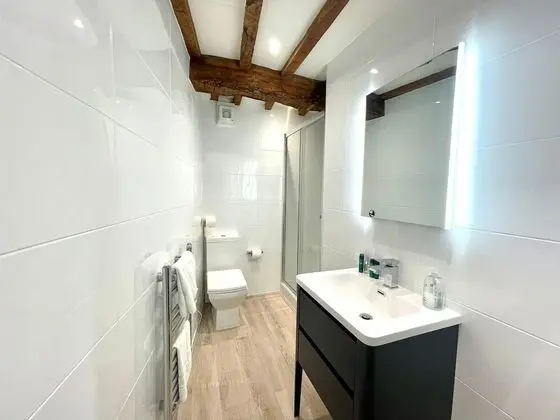 Family Kır Evi, Özel Banyo (The Crook)