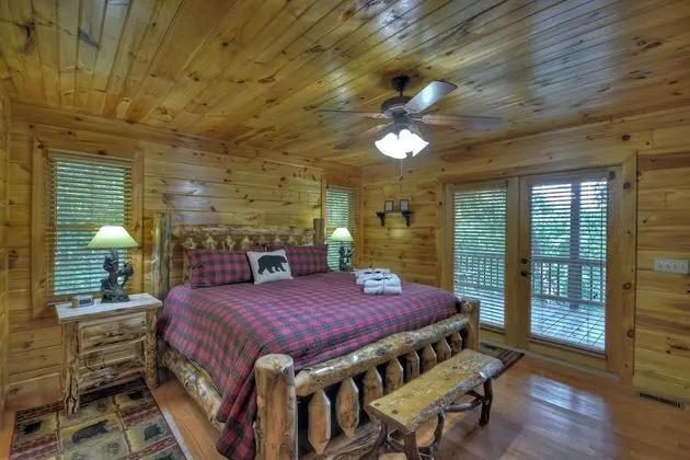 Kulübe (Crooked Creek- Creekview near Ocoee R)