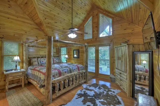 Kulübe (Crooked Creek- Creekview near Ocoee R)