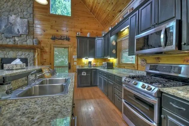 Kulübe (Crooked Creek- Creekview near Ocoee R)