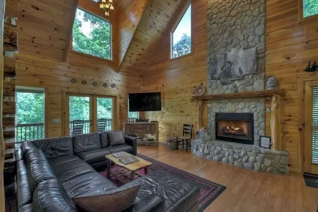 Kulübe (Crooked Creek- Creekview near Ocoee R)