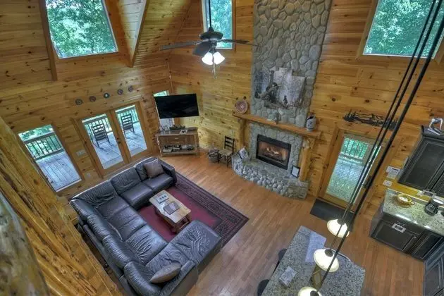 Kulübe (Crooked Creek- Creekview near Ocoee R)