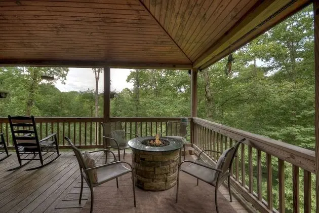 Kulübe (Crooked Creek- Creekview near Ocoee R)
