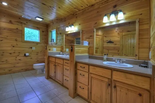 Kulübe (Crooked Creek- Creekview near Ocoee R)