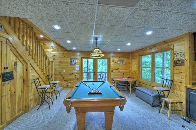 Kulübe (Crooked Creek- Creekview near Ocoee R)