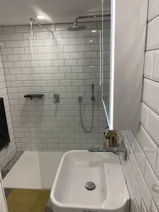 Luxury Apart Daire, Banyolu/Duşlu (The Garden Hideaway)