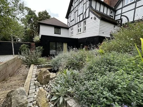 Luxury Apart Daire, Banyolu/Duşlu (The Garden Hideaway)