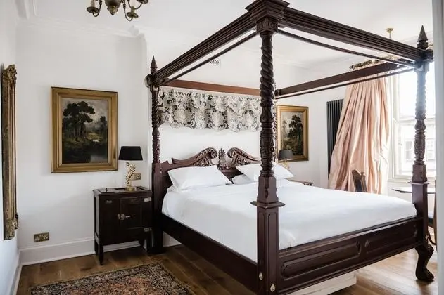 Romantic Tek Büyük Yataklı Oda