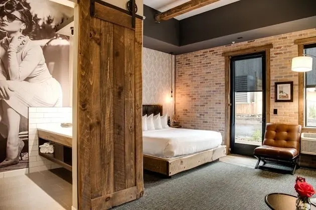 Premium Oda, 1 En Büyük (King) Boy Yatak