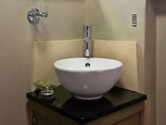 Tek Büyük veya İki Ayrı Yataklı Oda, Banyolu/Duşlu (DBL_TWN)