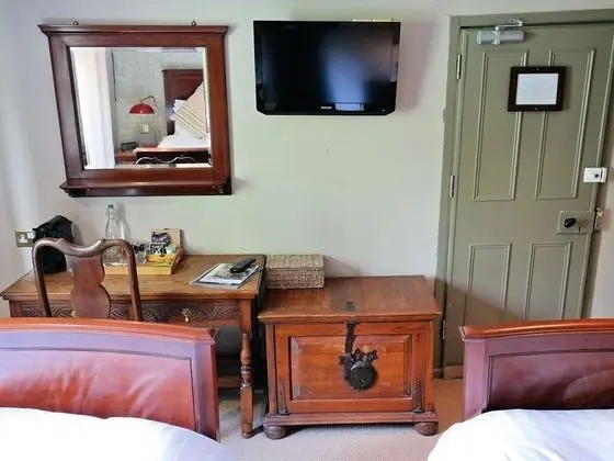 Tek Büyük veya İki Ayrı Yataklı Oda, Banyolu/Duşlu (DBL_TWN)