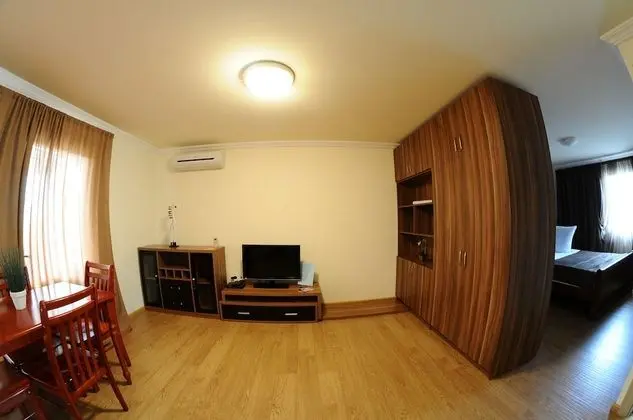 Family Kır Evi, Teras
