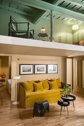 Apart Daire, Ek Bina