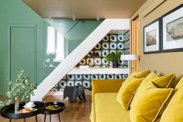 Apart Daire, Ek Bina