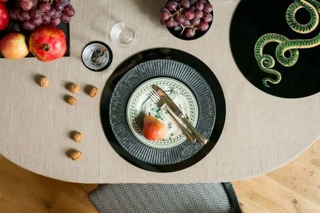 Apart Daire, Ek Bina