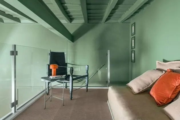 Apart Daire, Ek Bina