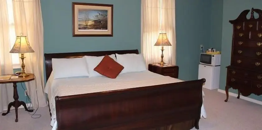 Taste of the Country Upstairs Suite