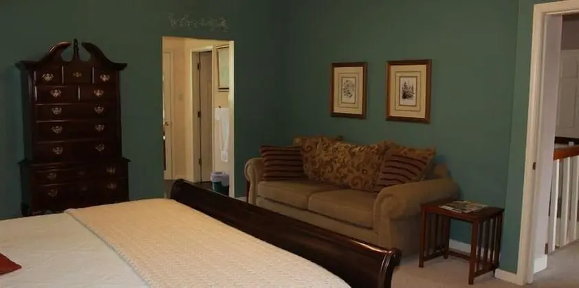 Taste of the Country Upstairs Suite