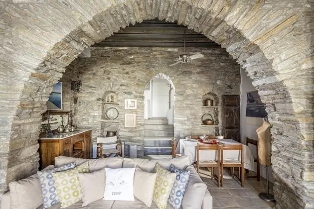 Traditional Apart Daire, 3 Yatak Odası (Olde Distillery)