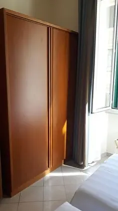 Büyük Yataklı Tek Kişilik Oda