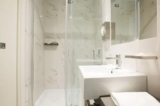 Standard Tek Büyük veya İki Ayrı Yataklı Oda