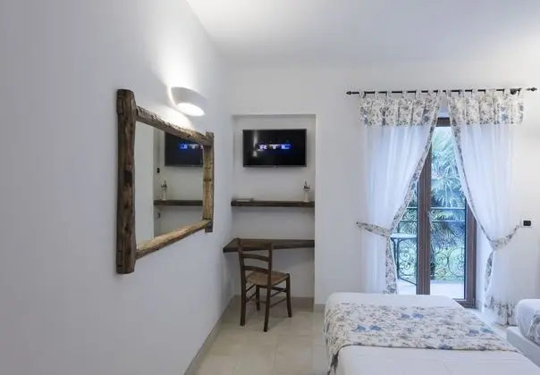 Tek Büyük veya İki Ayrı Yataklı Oda, Balkon