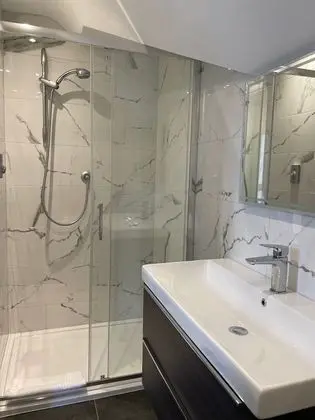 Economy Oda, 1 En Büyük (King) Boy Yatak (shower)