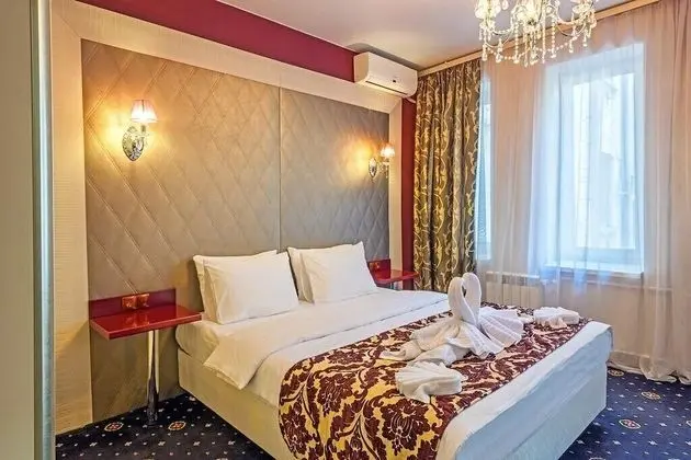 Premium Tek Büyük Yataklı Oda