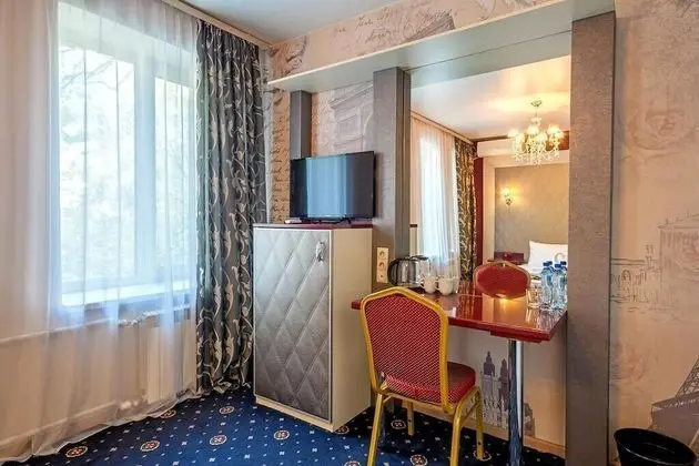 Premium Tek Büyük Yataklı Oda