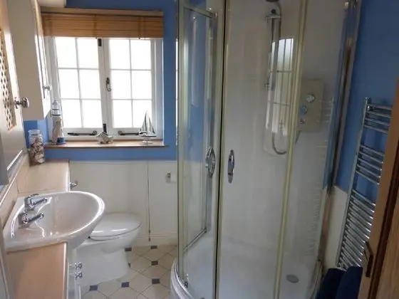 Kır Evi, Özel Banyo (Crown)