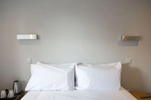 Senior Tek Büyük Yataklı Oda