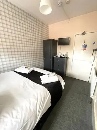 Tek Büyük Yataklı Oda, Banyolu/Duşlu (Compact - Room 07)