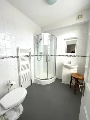 Tek Büyük Yataklı Oda, Banyolu/Duşlu (Compact - Room 07)